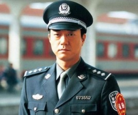 演过警察的男演员40岁以上内地？演小警察出名的演员？ 