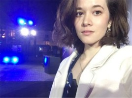 战狼1原定女主角徐嘉雯？爱奇艺怎样搜索喜欢演员的全部电视剧？ 