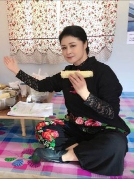 乡村爱情15里的谢大脚是谁扮演的？关婷娜是不是谢大脚？ 