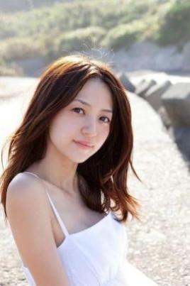 六花是日本哪里人？泽莉娜多大？ 