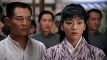 李连杰主演的《精武门》电影中的那个日本女的是谁演的？日本知名的女歌手都有哪些，歌唱的不错的？ 