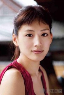 电影合约情人中婷婷的扮演者是谁？姓苍的日本女明星？ 