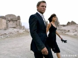 007女主是谁？007择日而亡里那个月将军是谁演的？ 