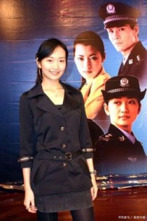 卧底警花赵微微是谁演的？征服中的女警察谁演的？ 