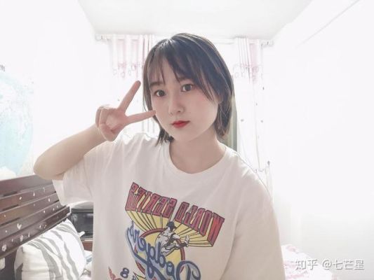 圆脸胖人适合什么短发发型？b站女神排行榜10强？ 