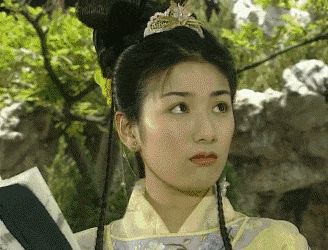 黄奕和崔伟是来真的还是仅演戏？导演与女演员动态图 