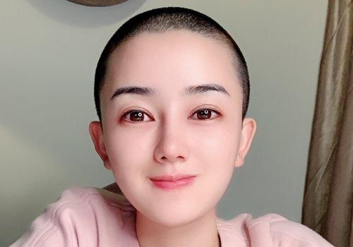 光头女网红歌手？东北光头演员？ 