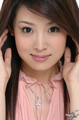 81年出生中国女演员有那几位？2000-2010年出名的女演员？ 