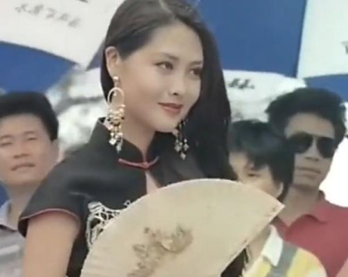 猛龙女杀手扇子功扮演者？最近有什么好看的港台, 日本, 韩国的动作片啊？ 