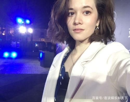 中国年轻动作片女演员？八佰里面混血歌女演员是谁？ 