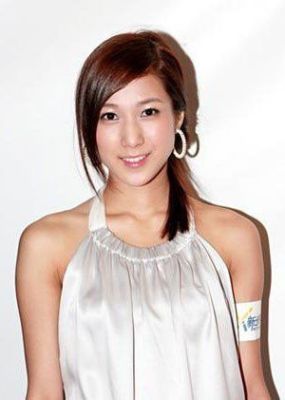 tvb钟嘉欣同期女演员？tvb 文姓女演员？ 