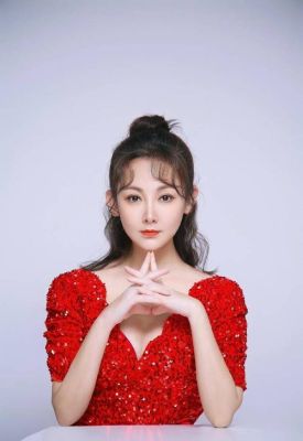 王卓伦是演员吗？女演员 杨毅 