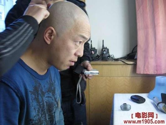 请问推光头和剃光头各有什么区别？为什么有的人喜欢推光头？ 