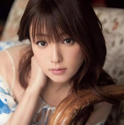 日本有没有什么很漂亮的女明星,组合最好,要年轻点的？日本十大国宝级美人？ 