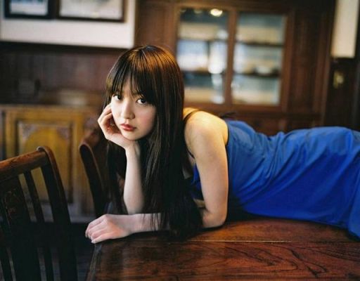 匈牙利女艺人？泽莉娜多大？ 