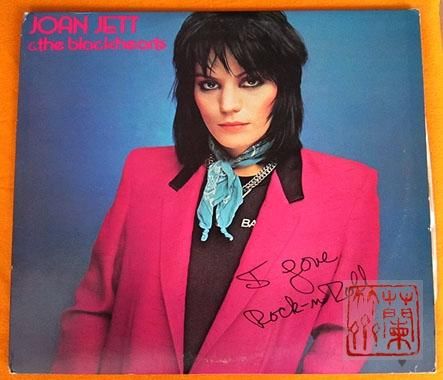 joan哪个国家的名字？摇滚女王Joan jett(琼·杰特)的详细资料？ 