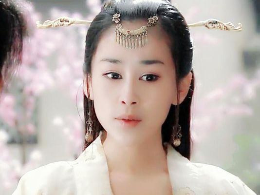 宝莲灯杨婵饰演者？战神中女护士高红扮演者？ 