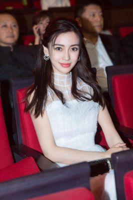 杨颖白玉兰最佳女配角是哪个角色？滚蛋吧肿瘤君戴眼镜的女演员 