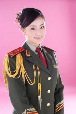 军花的意思？穿花军装的女演员 