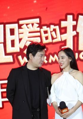 电影爱的抱抱主要讲了什么？女演员常远生孩子了吗 