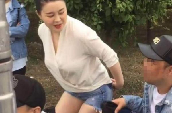 女神关婷娜上过多少期欢乐喜剧人？喜剧人辽艺女演员 